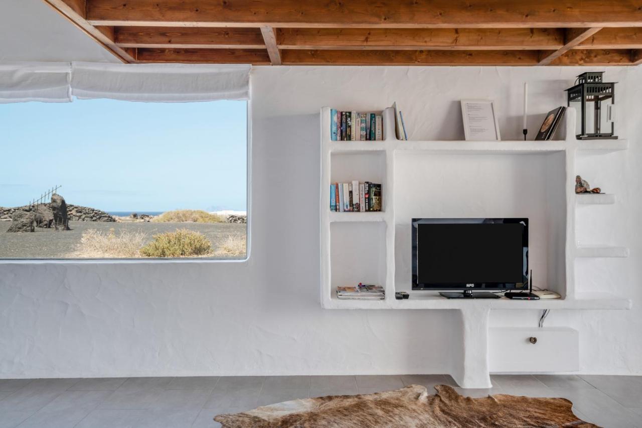 El Loft Villa Famara Luaran gambar